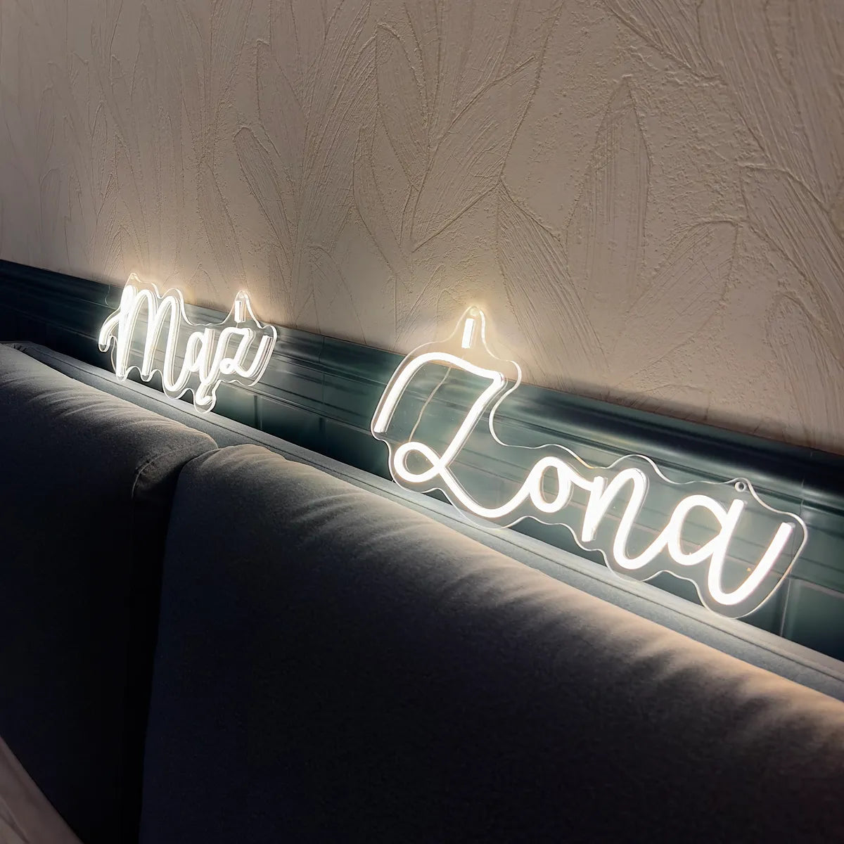 Neon "Żona" i "Mąż"