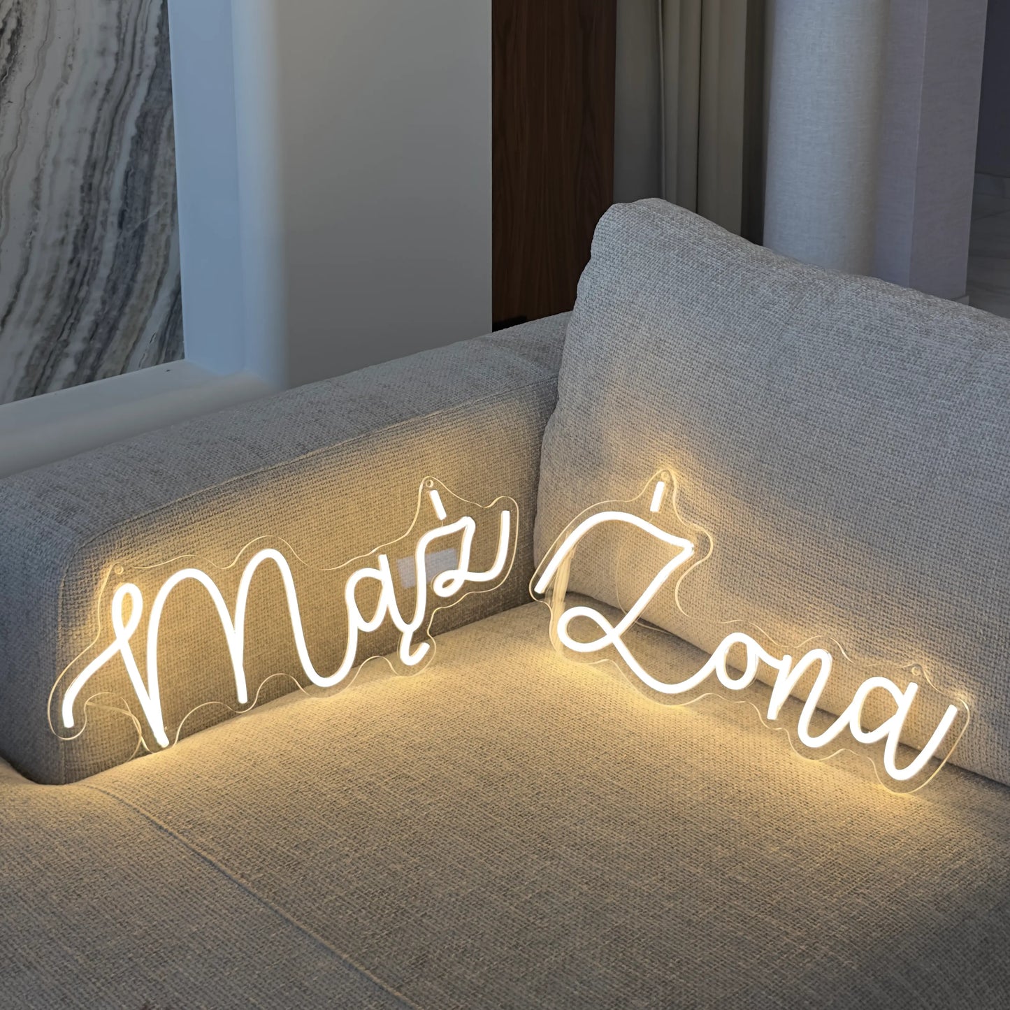 Neon "Żona" i "Mąż"