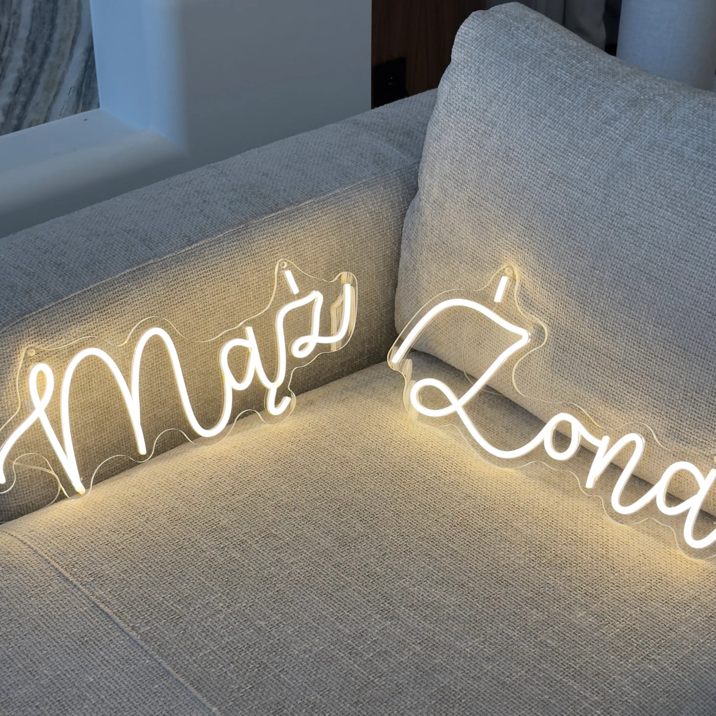 Neon "Żona" i "Mąż"