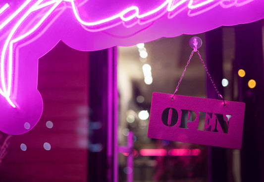 neon w lokalu usługowym
