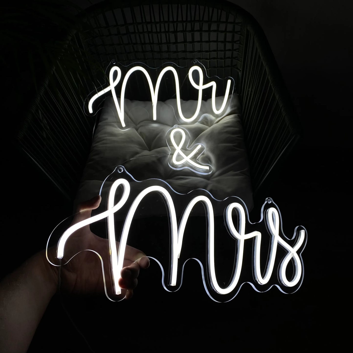 Neon "Mr & Mrs"