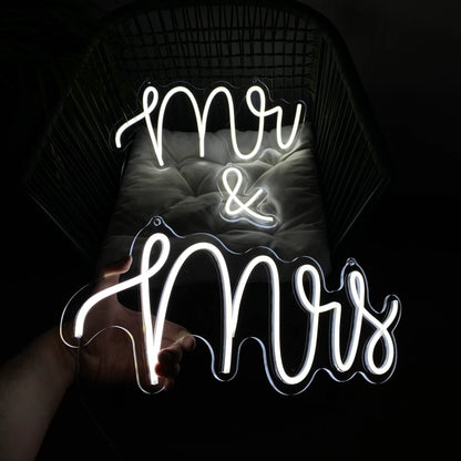 Neon "Mr & Mrs"